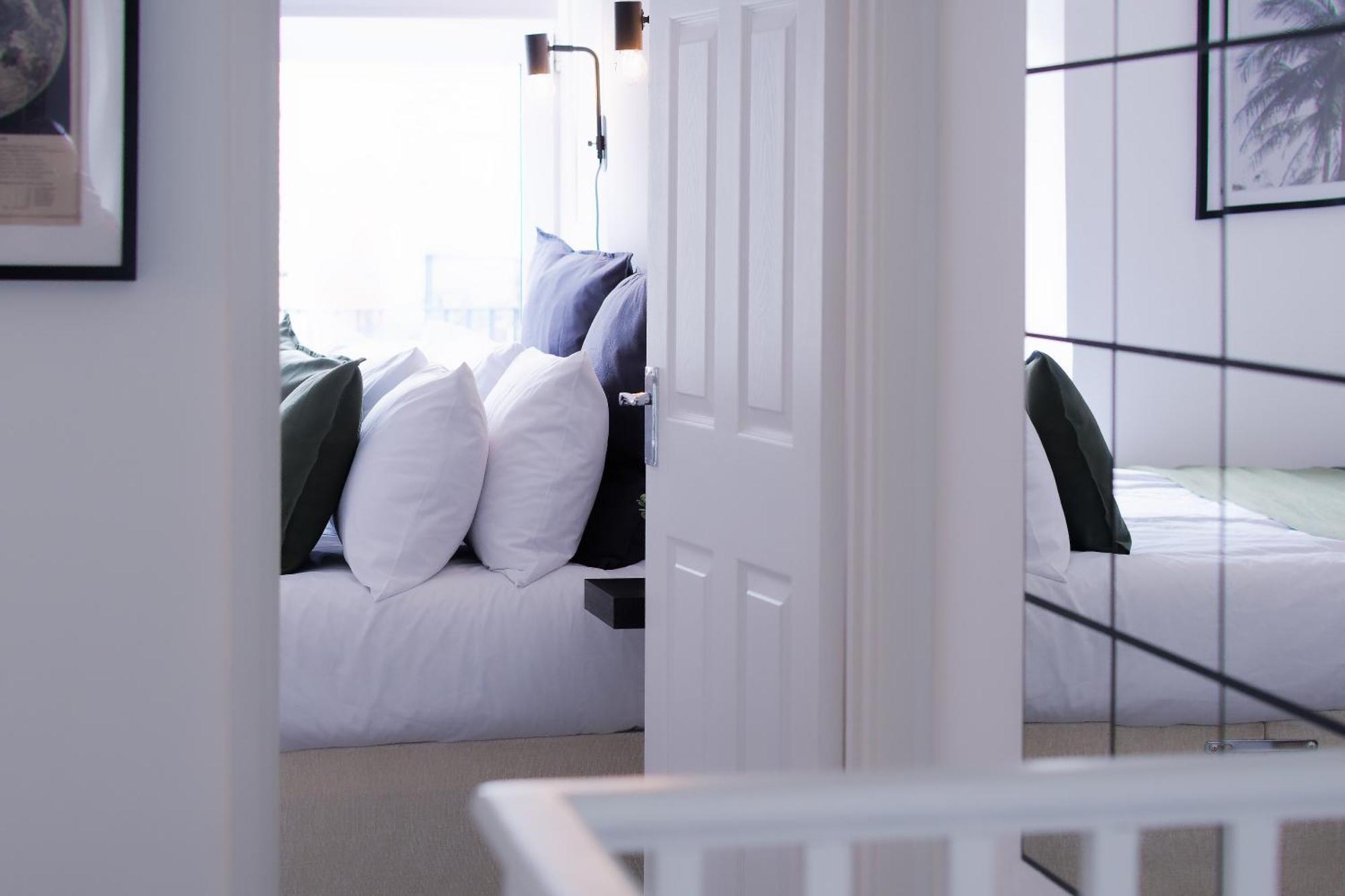 Stayright 3 Bed Home Near Hiking Trails & Parks Llwynypia ภายนอก รูปภาพ
